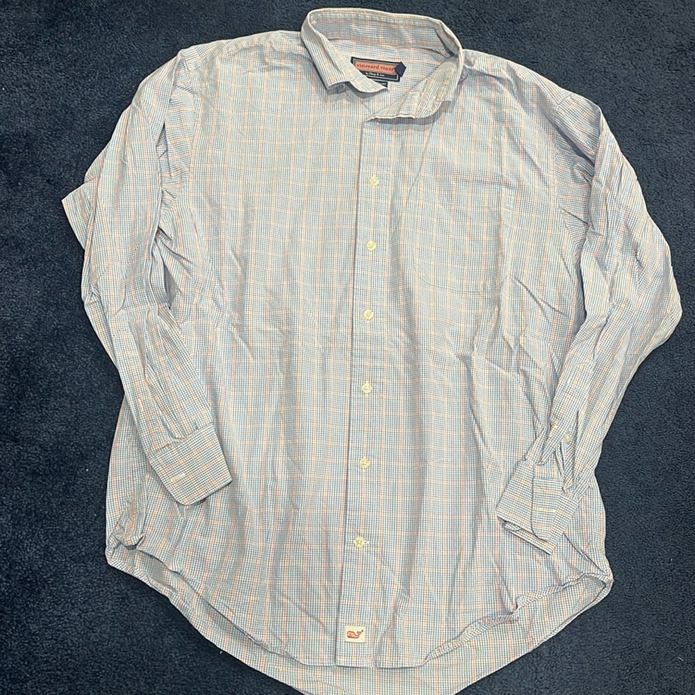 Vineyard Vines men’s size large button down.